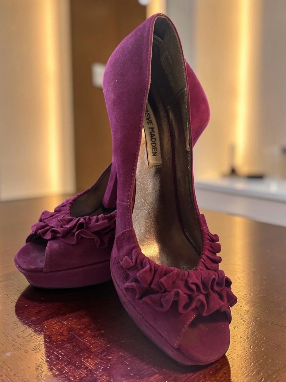 Steve Madden Beauti Burgundy Suede Ruffle Peep Toe Heels Size 6